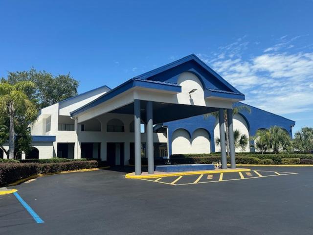 Days Inn By Wyndham Crystal River Exterior photo